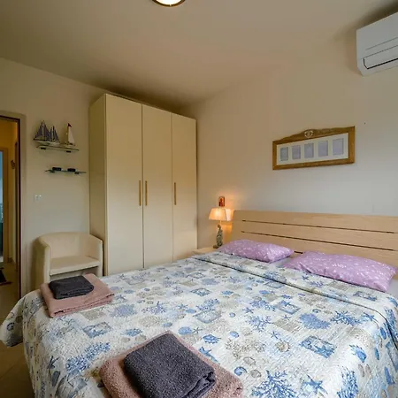 Scenic And Refined Retreat With Balcony * روفينج
