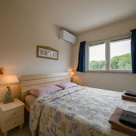 Scenic And Refined Retreat With Balcony روفينج