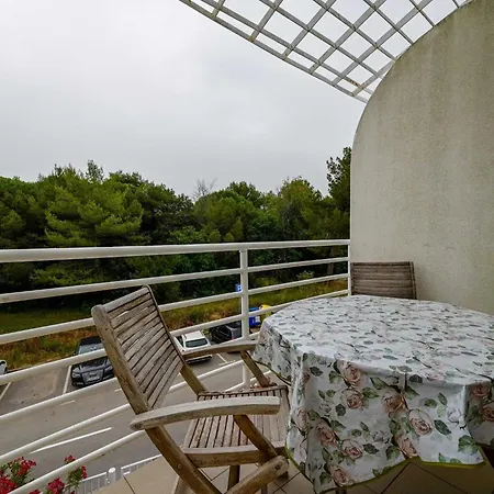 Scenic And Refined Retreat With Balcony روفينج